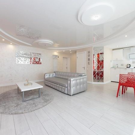 Flat24 On Lesi Ukrainki 3 Lejlighed Kiev Eksteriør billede