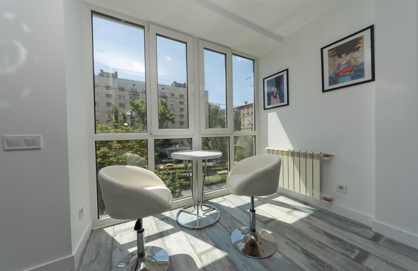 Flat24 On Lesi Ukrainki 3 Lejlighed Kiev Eksteriør billede