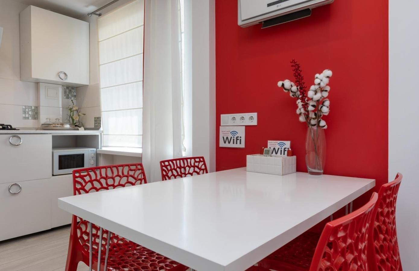 Flat24 On Lesi Ukrainki 3 Lejlighed Kiev Eksteriør billede