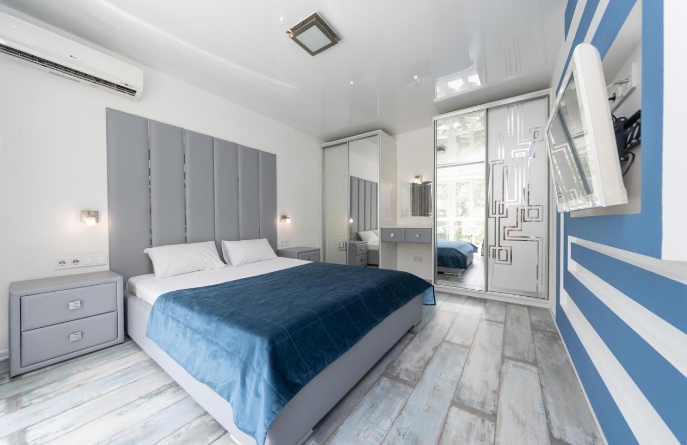 Flat24 On Lesi Ukrainki 3 Lejlighed Kiev Eksteriør billede