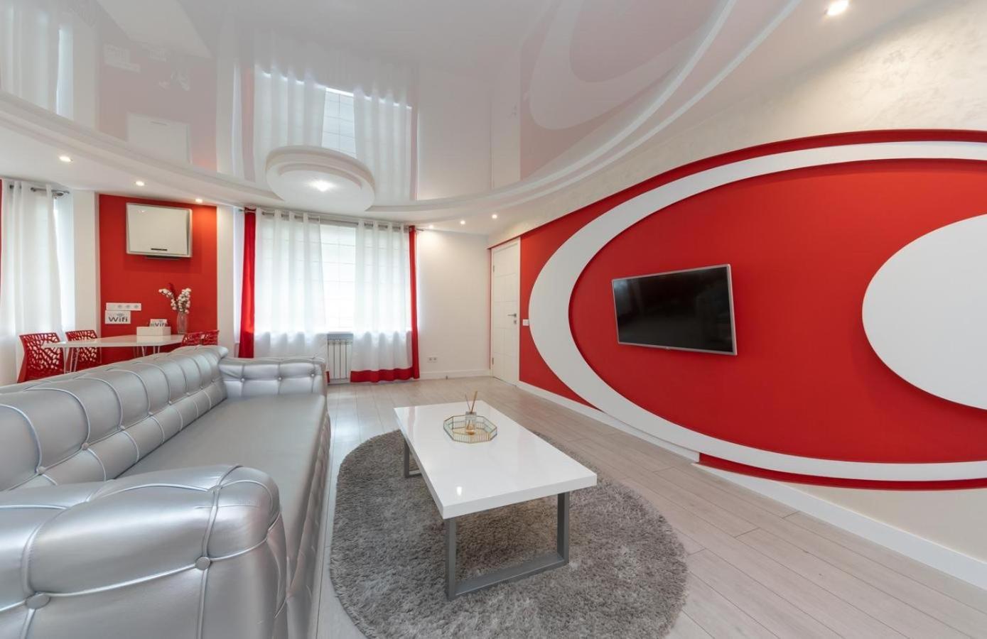 Flat24 On Lesi Ukrainki 3 Lejlighed Kiev Eksteriør billede